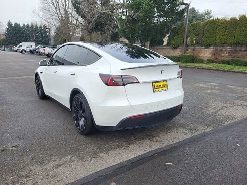 Used 2022 Tesla Model Y Performance image 3
