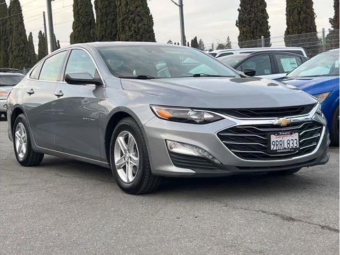 Used 2023 Chevrolet Malibu LT image 3