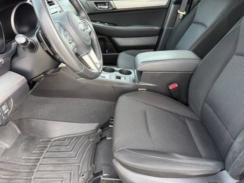 Used 2017 Subaru Outback 2.5i Premium AWD/4WD image 12
