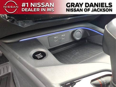 New 2026 Nissan Sentra SR w/ Floor Mat Package FWD image 18