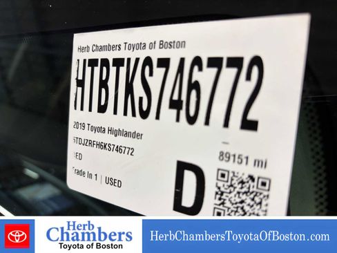 Used 2019 Toyota Highlander XLE AWD/4WD image 14