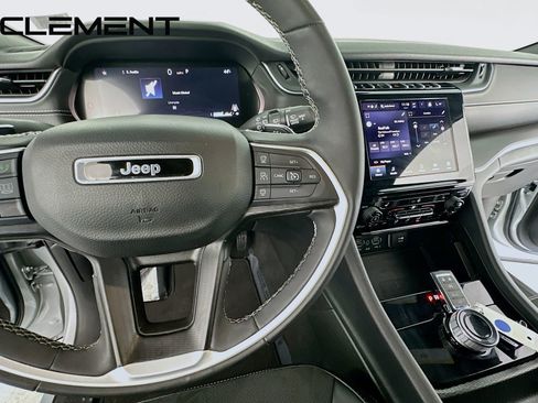 Used 2024 Jeep Grand Cherokee L Laredo image 16