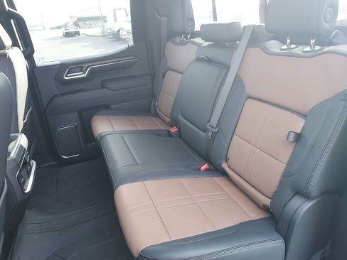 Used 2024 Chevrolet Silverado 1500 High Country w/ High Country Premium Package image 28