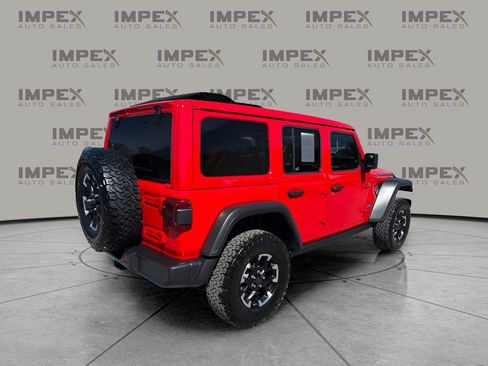 Used 2025 Jeep Wrangler Unlimited Rubicon 4xe w/ Convenience Group AWD/4WD image 5