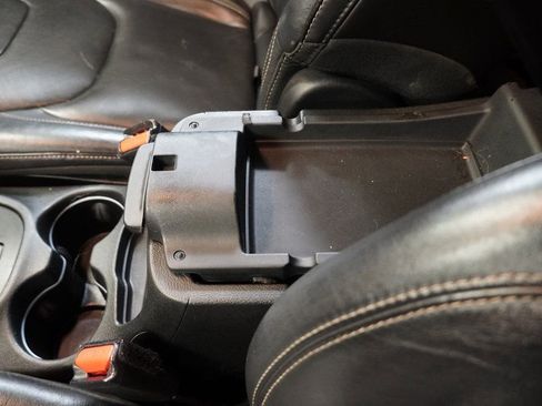 Used 2015 Jeep Cherokee Limited image 23