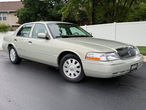 Used 2004 Mercury Grand Marquis LS RWD image 2