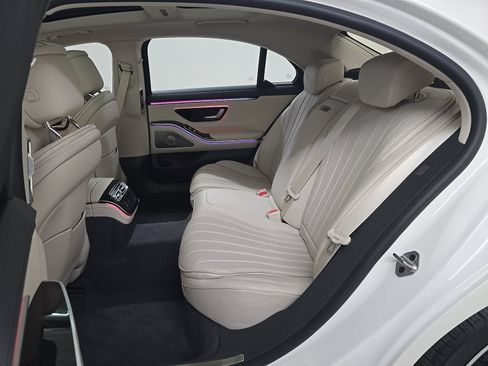 Used 2023 Mercedes-Benz S 500 4MATIC image 11