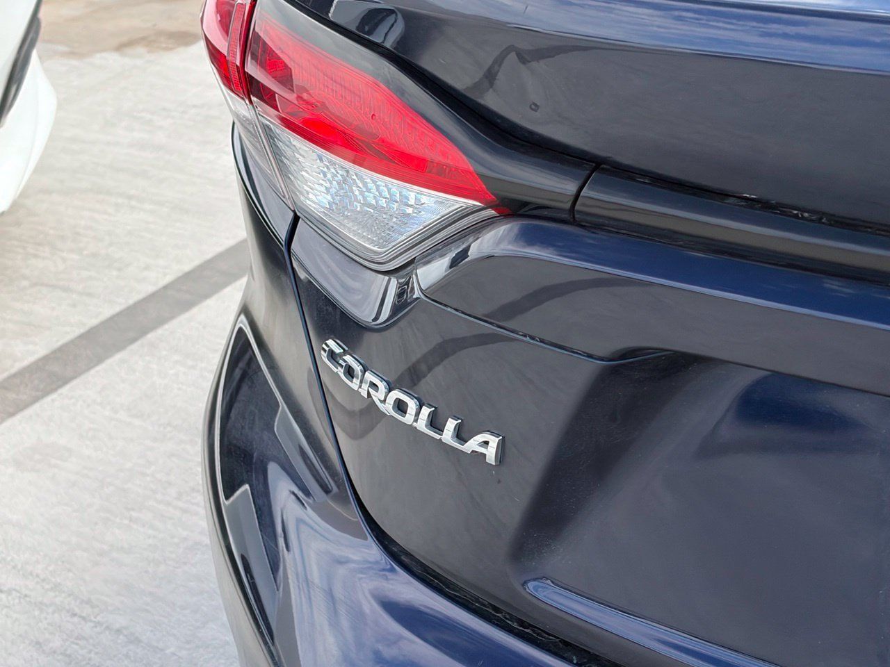 Used 2021 Toyota Corolla LE FWD image 5