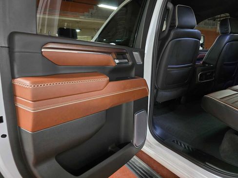 Used 2024 GMC Sierra 2500 Denali Ultimate image 15