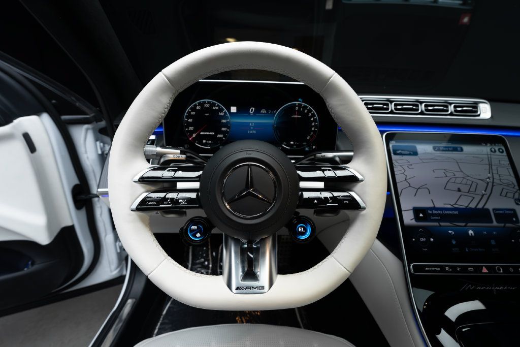 Used 2025 Mercedes-Benz S 63 AMG S image 25