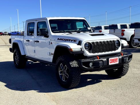 Used 2024 Jeep Gladiator Mojave image 5