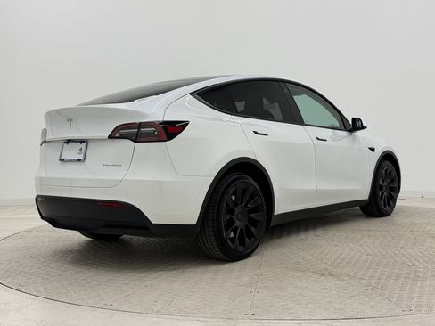Used 2023 Tesla Model Y Long Range image 8