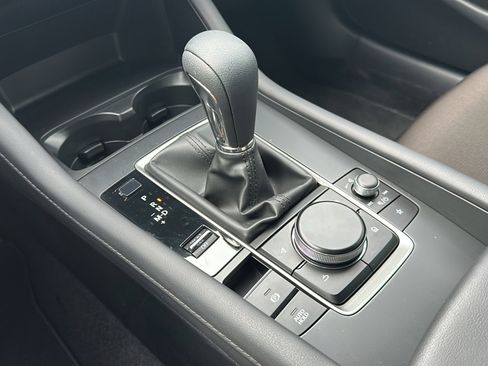 Used 2024 MAZDA MAZDA3 s image 32