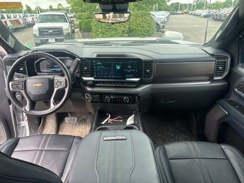 Used 2024 Chevrolet Silverado 3500 High Country w/ Technology Package AWD/4WD image 29