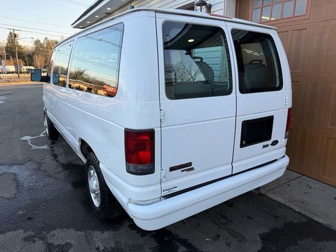 Used 2014 Ford E-150 and Econoline 150 w/ Power Group image 5