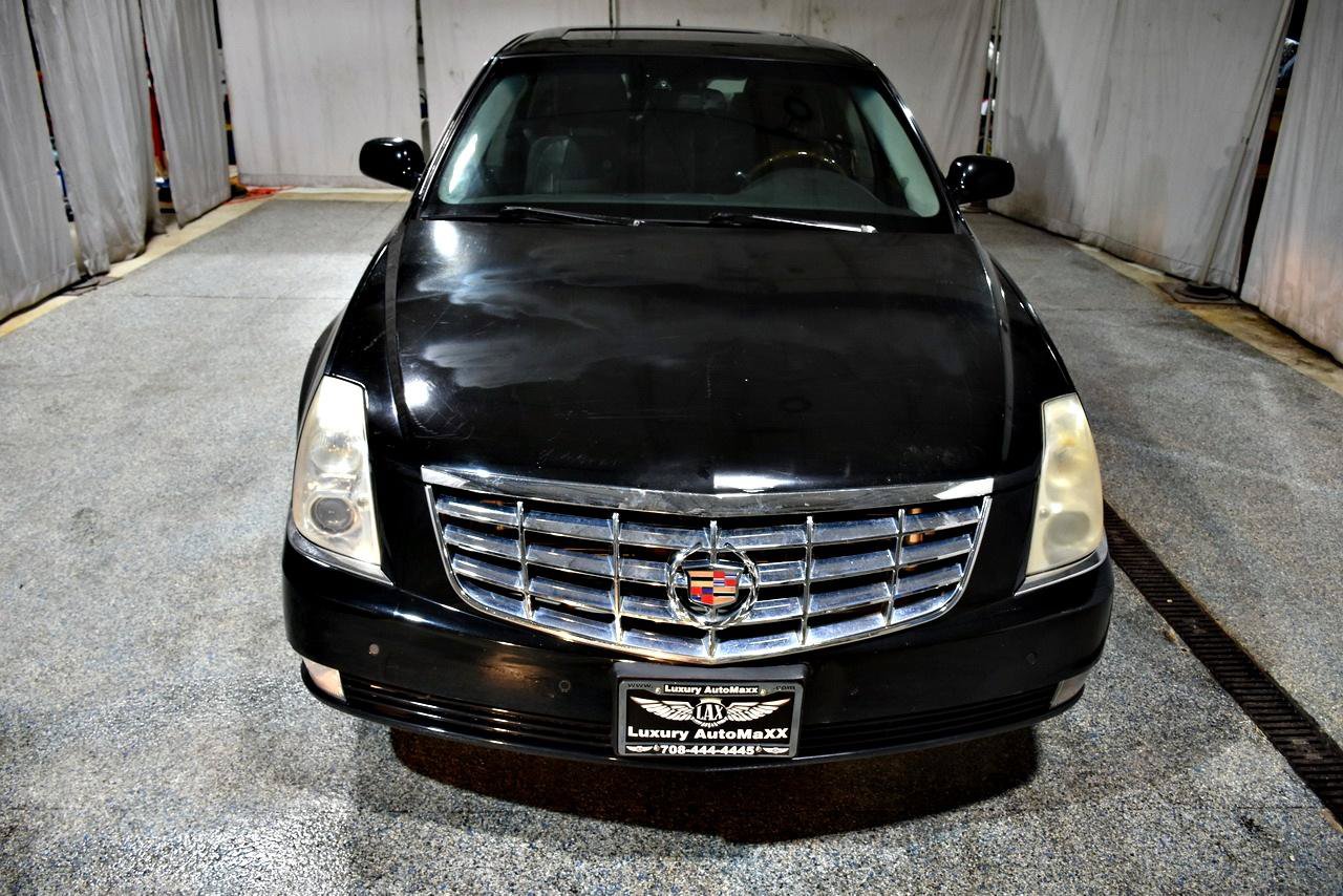 Used 2009 Cadillac DTS FWD image 2