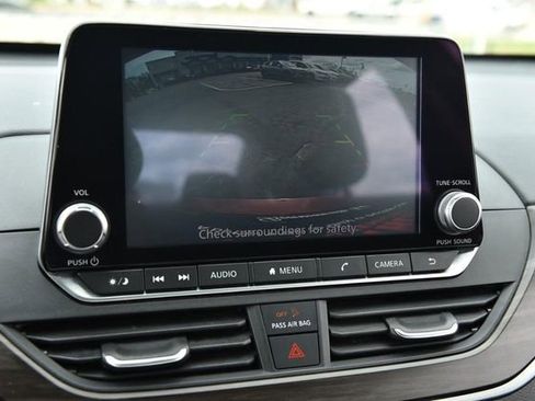 Used 2024 Nissan Altima 2.5 SV image 12