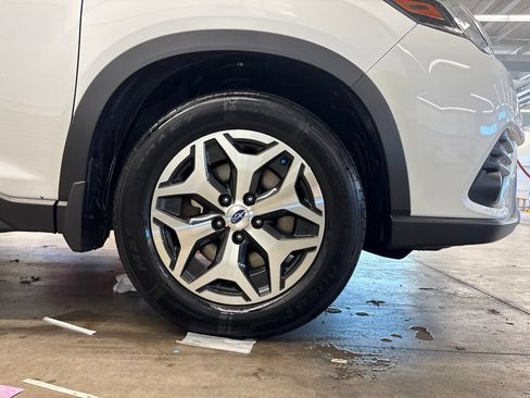 Certified 2023 Subaru Forester Premium AWD/4WD image 24