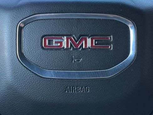 Used 2021 GMC Sierra 1500 AT4 w/ AT4 Preferred Package AWD/4WD image 13