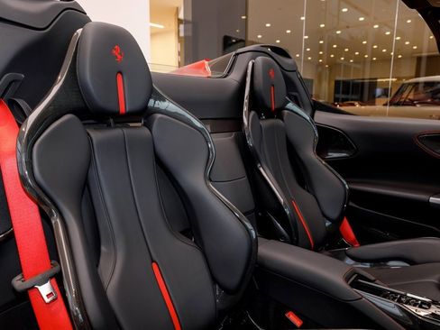 Used 2022 Ferrari SF90 Spider image 41