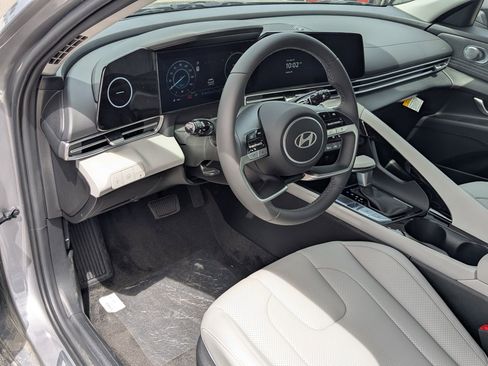 New 2025 Hyundai Elantra Limited image 8