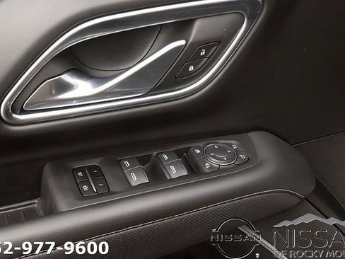 Used 2023 Chevrolet Suburban Premier image 11