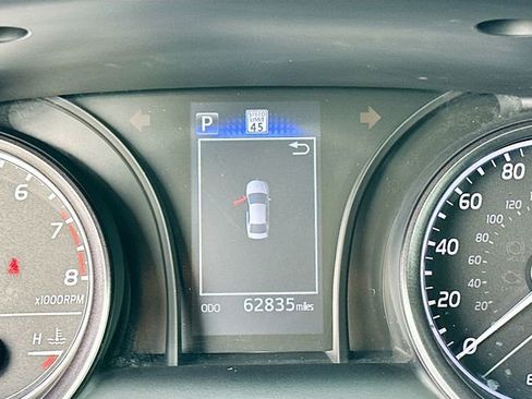 Used 2023 Toyota Camry SE image 12