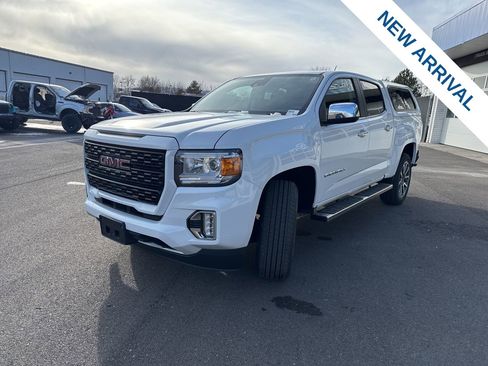 Used 2021 GMC Canyon Denali image 3