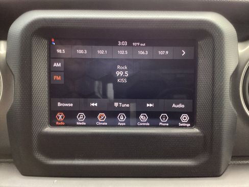 Used 2023 Jeep Gladiator Sport AWD/4WD image 5