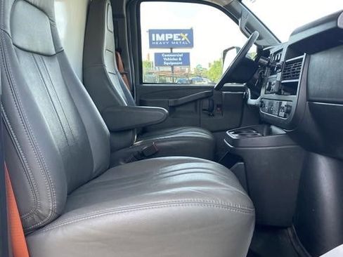 Used 2024 Chevrolet Express 3500 w/ Power Convenience Package RWD image 31
