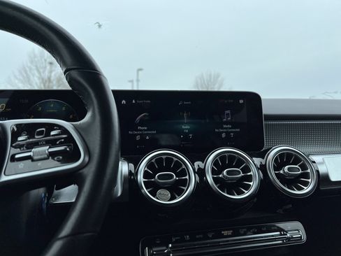 Certified 2020 Mercedes-Benz GLB 250 image 32