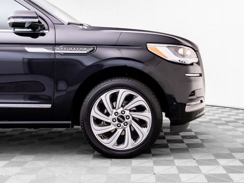 Used 2024 Lincoln Navigator Reserve AWD/4WD image 36