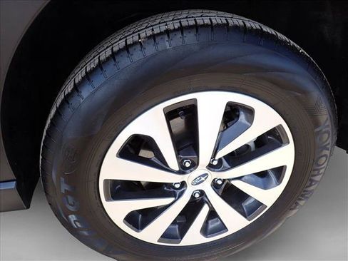 Used 2025 Subaru Outback Premium AWD/4WD image 7
