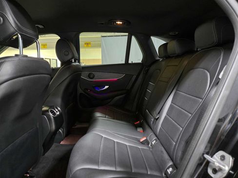 Used 2022 Mercedes-Benz GLC 300 4MATIC image 16