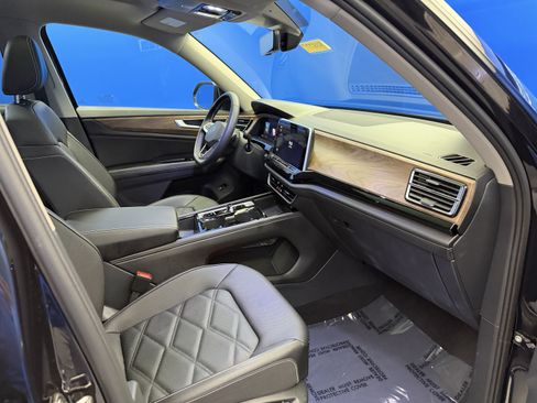 Used 2026 Volkswagen Atlas SE w/ Panoramic Sunroof Package FWD image 24