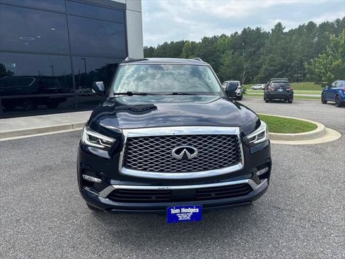 Used 2018 INFINITI QX80 4WD w/ Driver Assistance Package image 2