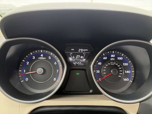 Used 2014 Hyundai Elantra Limited w/ Option Group 03 FWD image 15