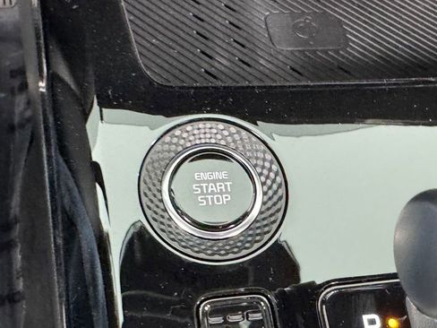 New 2026 Kia Niro EX FWD image 23