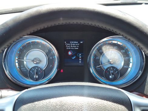 Used 2012 Chrysler 300 Limited RWD image 15