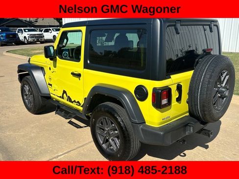 Used 2024 Jeep Wrangler Sport AWD/4WD image 7