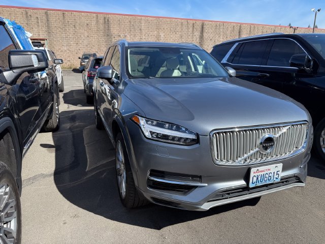 Used 2017 Volvo XC90 T8 Inscription w/ Vision Package AWD/4WD image 2