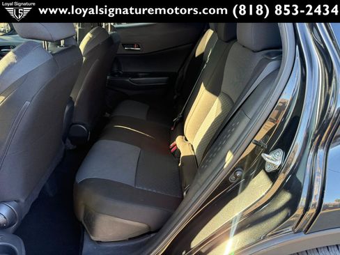 Used 2020 Toyota C-HR LE FWD image 11