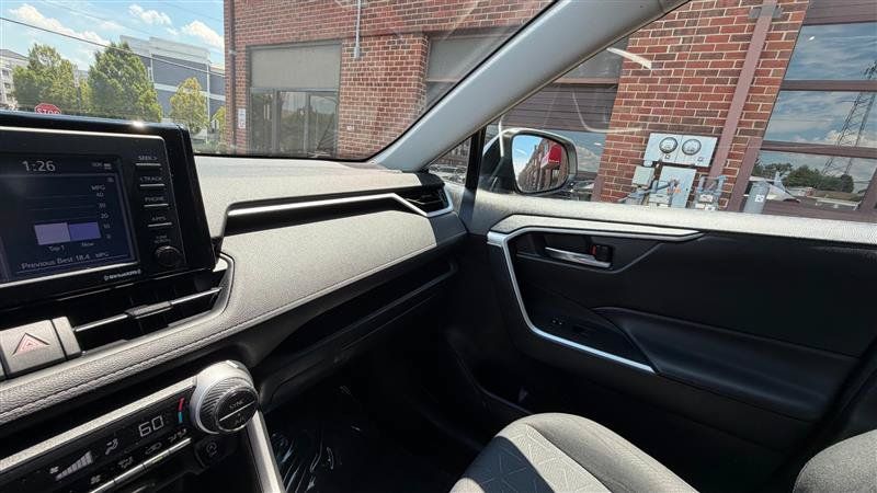 Used 2020 Toyota RAV4 XLE w/ Convenience Package FWD image 40
