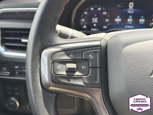 Used 2024 Chevrolet Suburban RST AWD/4WD image 18