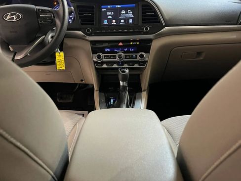 Used 2020 Hyundai Elantra SEL FWD image 13