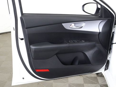 Used 2024 Kia Forte LXS w/ LXS Technology Package FWD image 21