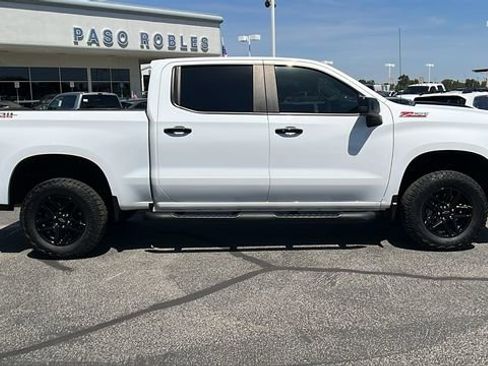 Used 2024 Chevrolet Silverado 1500 LT Trail Boss w/ Convenience Package II AWD/4WD image 2