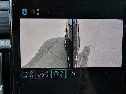 Used 2025 GMC Acadia Elevation image 25