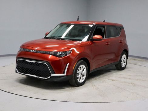Used 2023 Kia Soul LX w/ LX Technology Package image 8