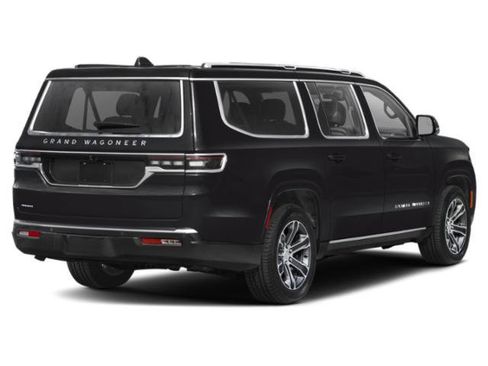 Used 2023 Jeep Grand Wagoneer L Series III AWD/4WD image 5